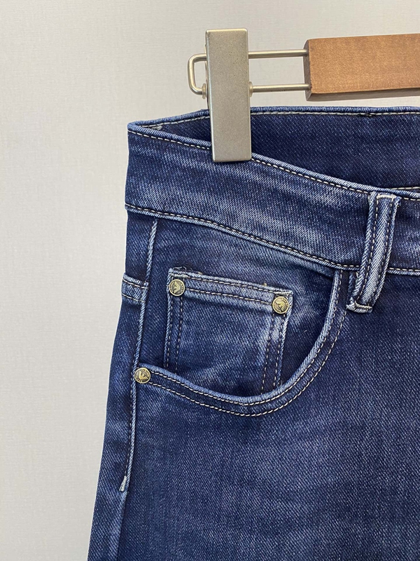 ブランドジーンズ着用イメージ